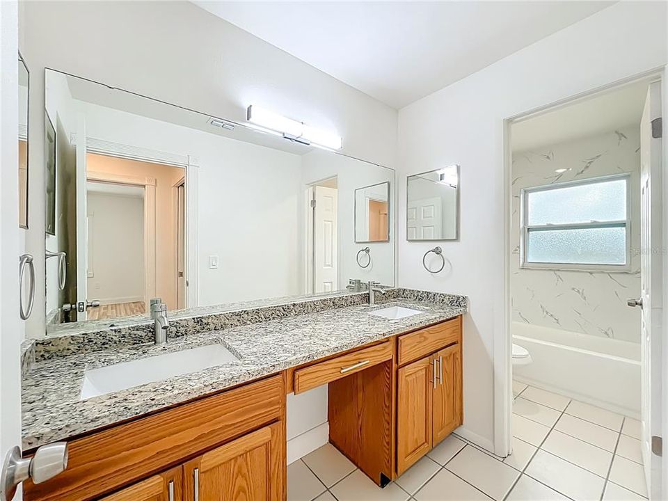 На продажу: $499,900 (6 спален, 4 ванн, 2660 Квадратных фут)