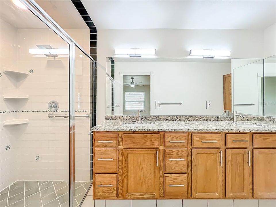 На продажу: $499,900 (6 спален, 4 ванн, 2660 Квадратных фут)