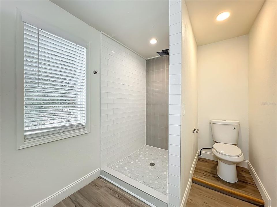 На продажу: $499,900 (6 спален, 4 ванн, 2660 Квадратных фут)