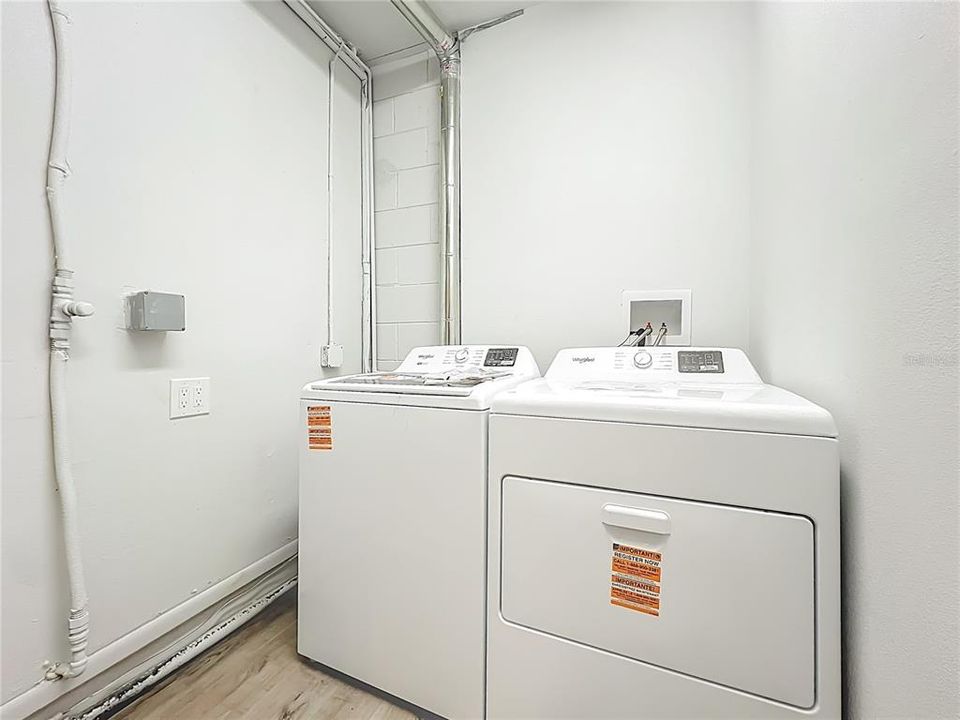 На продажу: $499,900 (6 спален, 4 ванн, 2660 Квадратных фут)