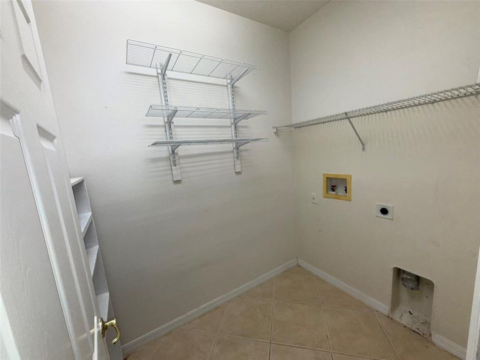 В аренду: $2,400 (4 спален, 3 ванн, 3430 Квадратных фут)