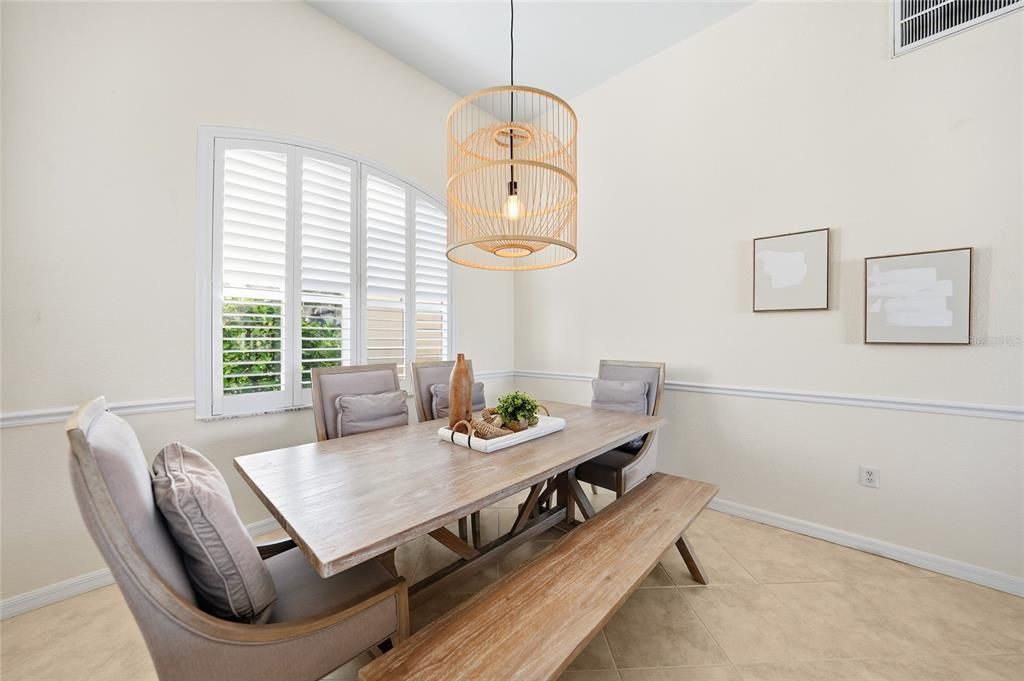 待售: $1,100,000 (3 贝兹, 2 浴室, 2114 平方英尺)