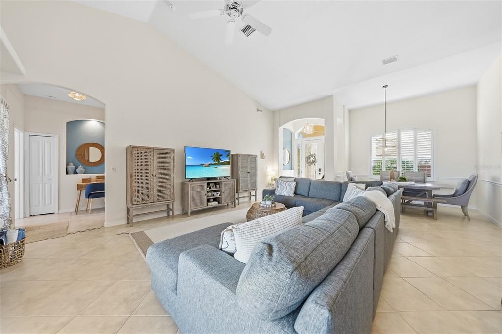 待售: $1,100,000 (3 贝兹, 2 浴室, 2114 平方英尺)