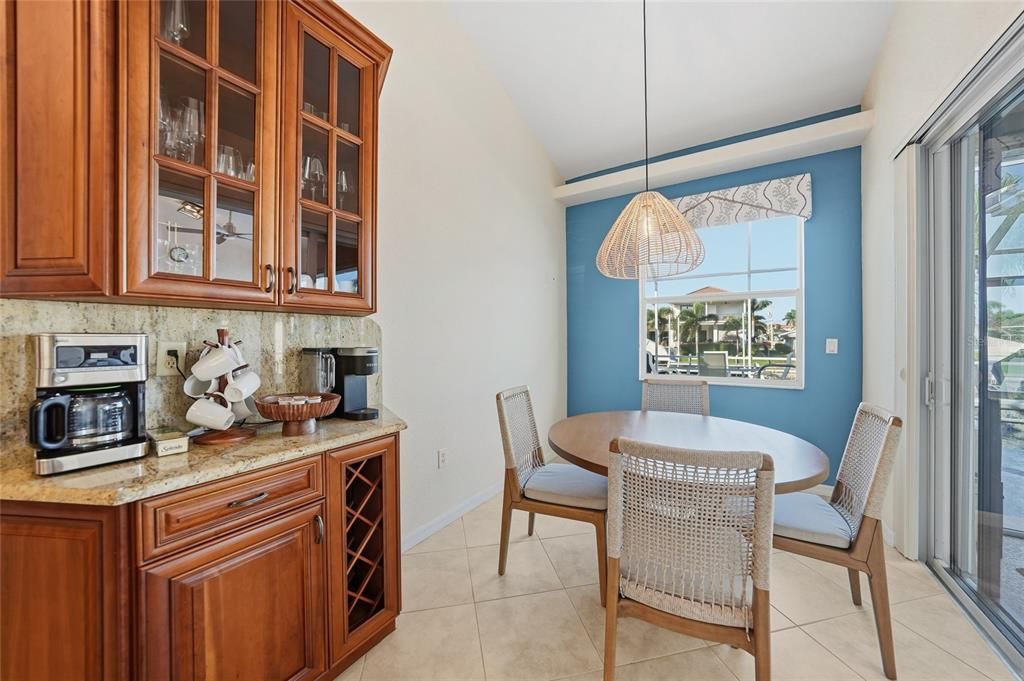 待售: $1,100,000 (3 贝兹, 2 浴室, 2114 平方英尺)