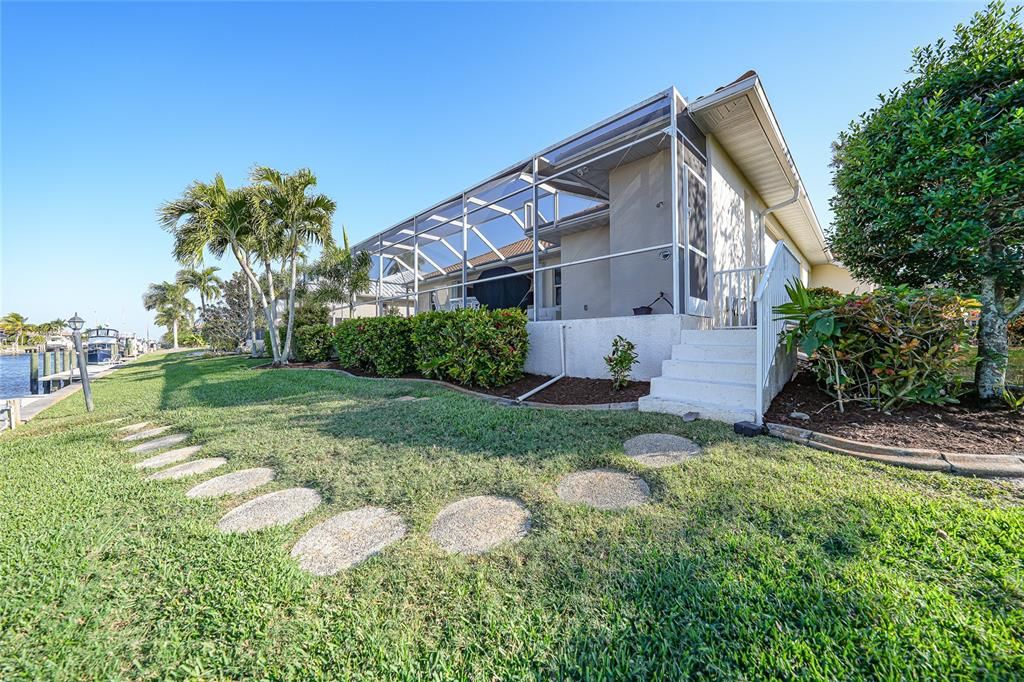 待售: $1,100,000 (3 贝兹, 2 浴室, 2114 平方英尺)