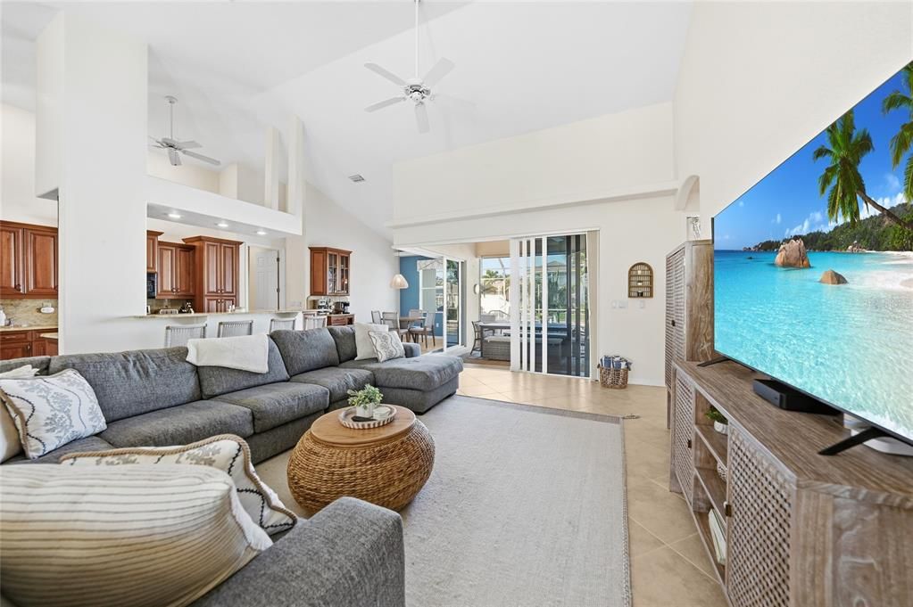 待售: $1,100,000 (3 贝兹, 2 浴室, 2114 平方英尺)