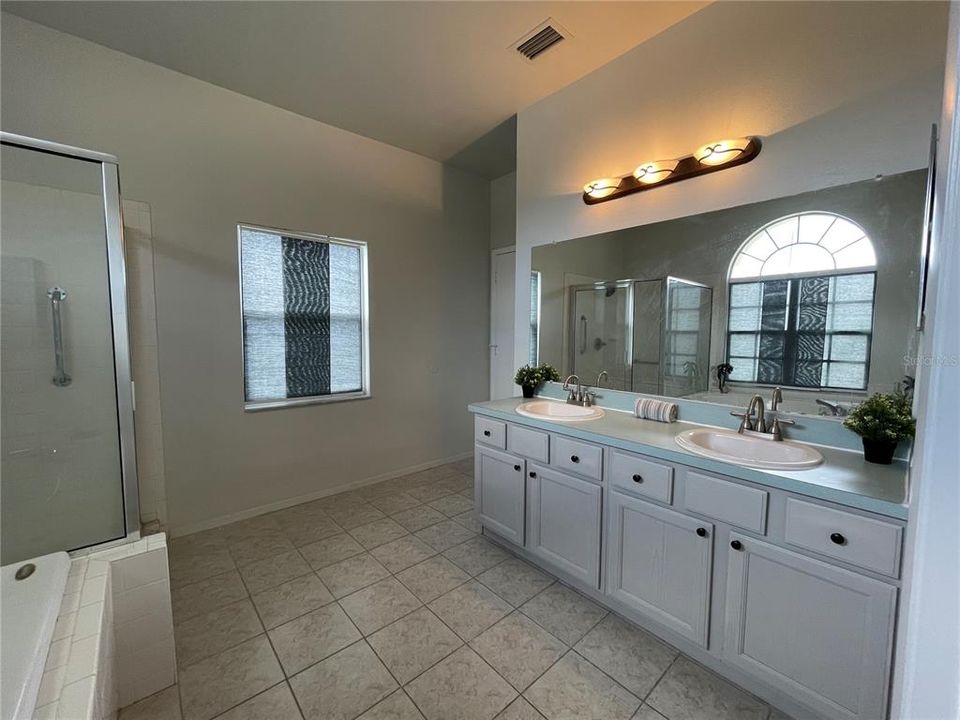 For Rent: $3,000 (3 beds, 2 baths, 2066 Square Feet)