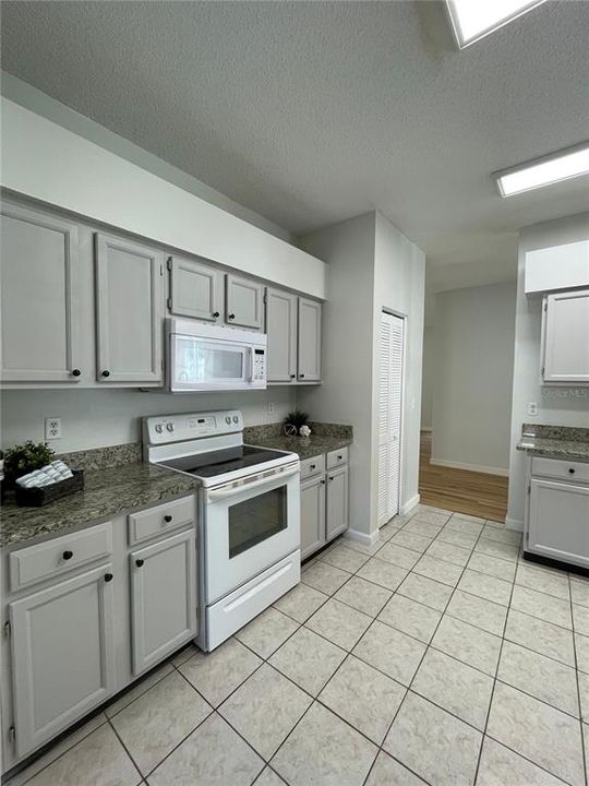 For Rent: $3,000 (3 beds, 2 baths, 2066 Square Feet)