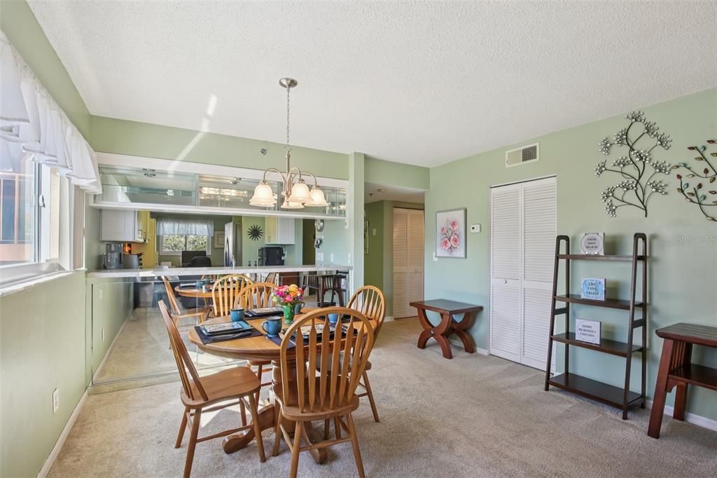 En Venta: $249,000 (2 camas, 2 baños, 1185 Pies cuadrados)