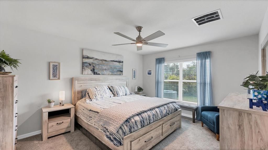 待售: $425,000 (4 贝兹, 2 浴室, 1828 平方英尺)