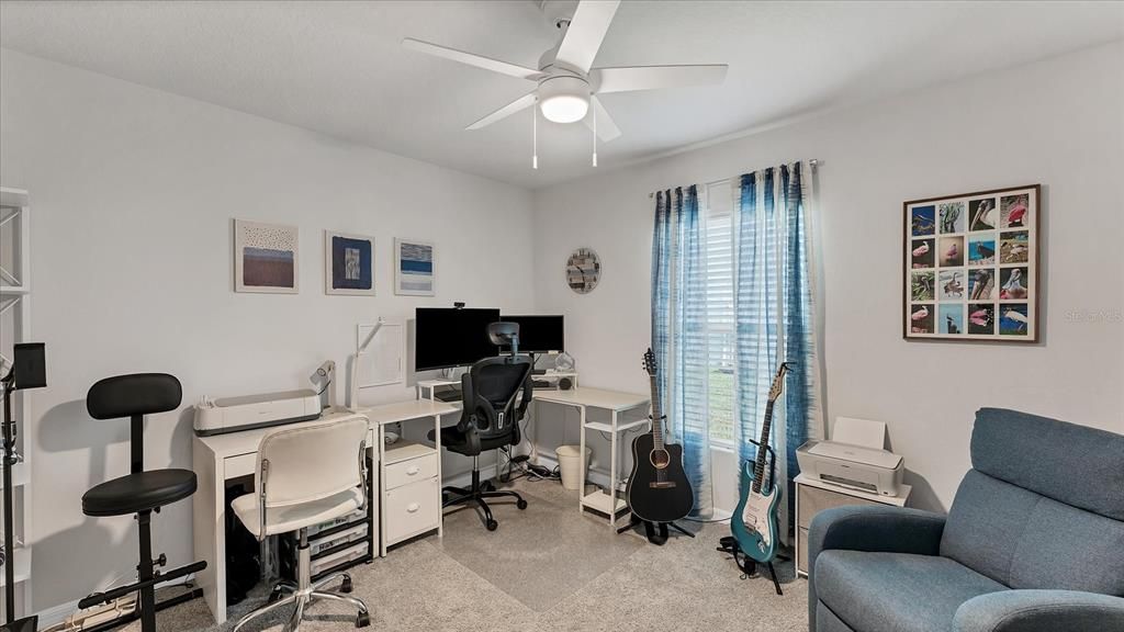 待售: $425,000 (4 贝兹, 2 浴室, 1828 平方英尺)