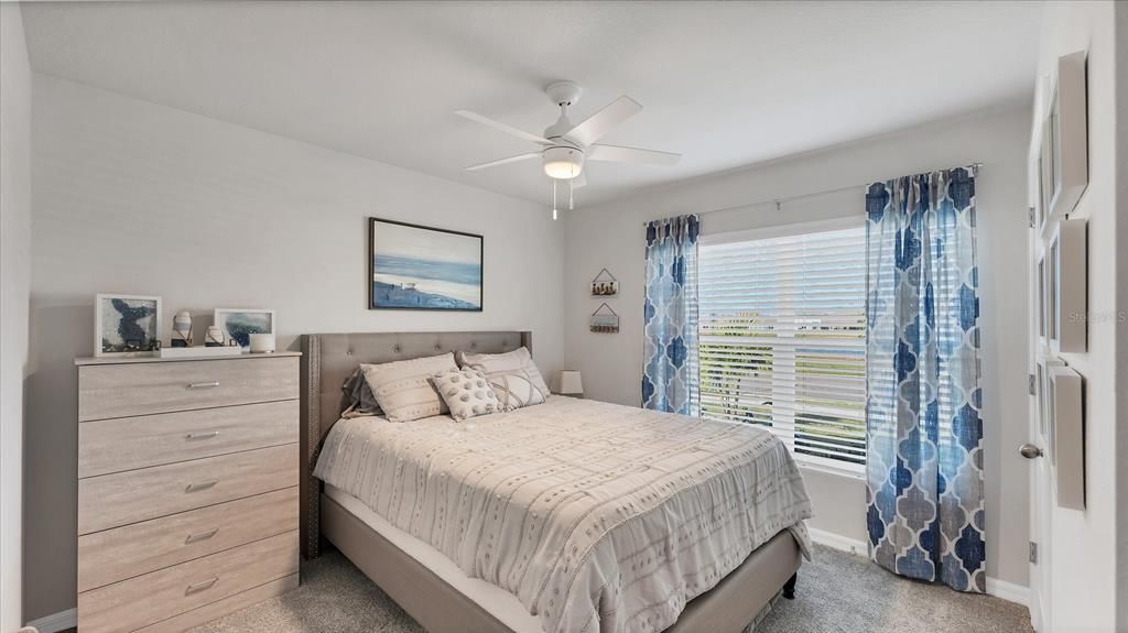 待售: $425,000 (4 贝兹, 2 浴室, 1828 平方英尺)