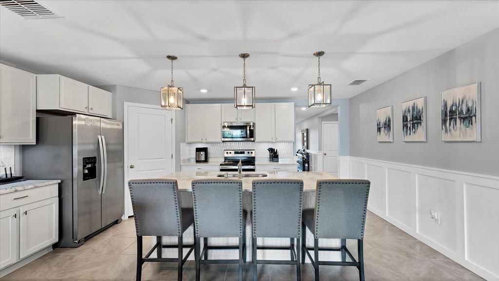 待售: $425,000 (4 贝兹, 2 浴室, 1828 平方英尺)