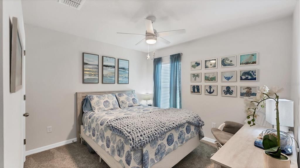 待售: $425,000 (4 贝兹, 2 浴室, 1828 平方英尺)