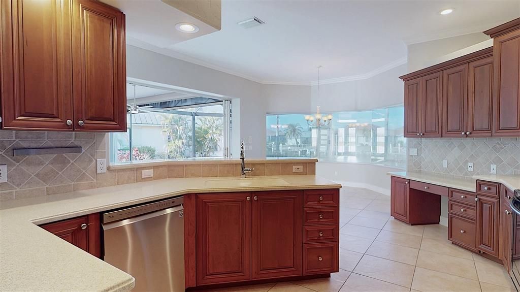 На продажу: $799,000 (3 спален, 2 ванн, 2315 Квадратных фут)