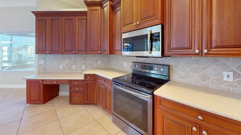 На продажу: $799,000 (3 спален, 2 ванн, 2315 Квадратных фут)