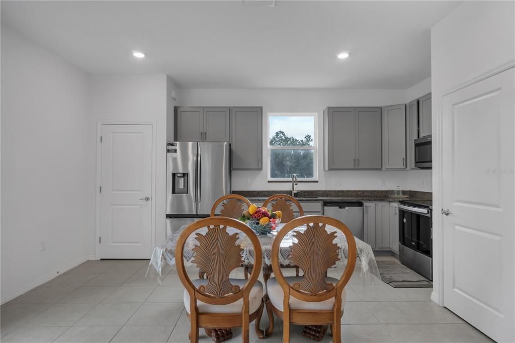 На продажу: $440,000 (2 спален, 1 ванн, 1082 Квадратных фут)