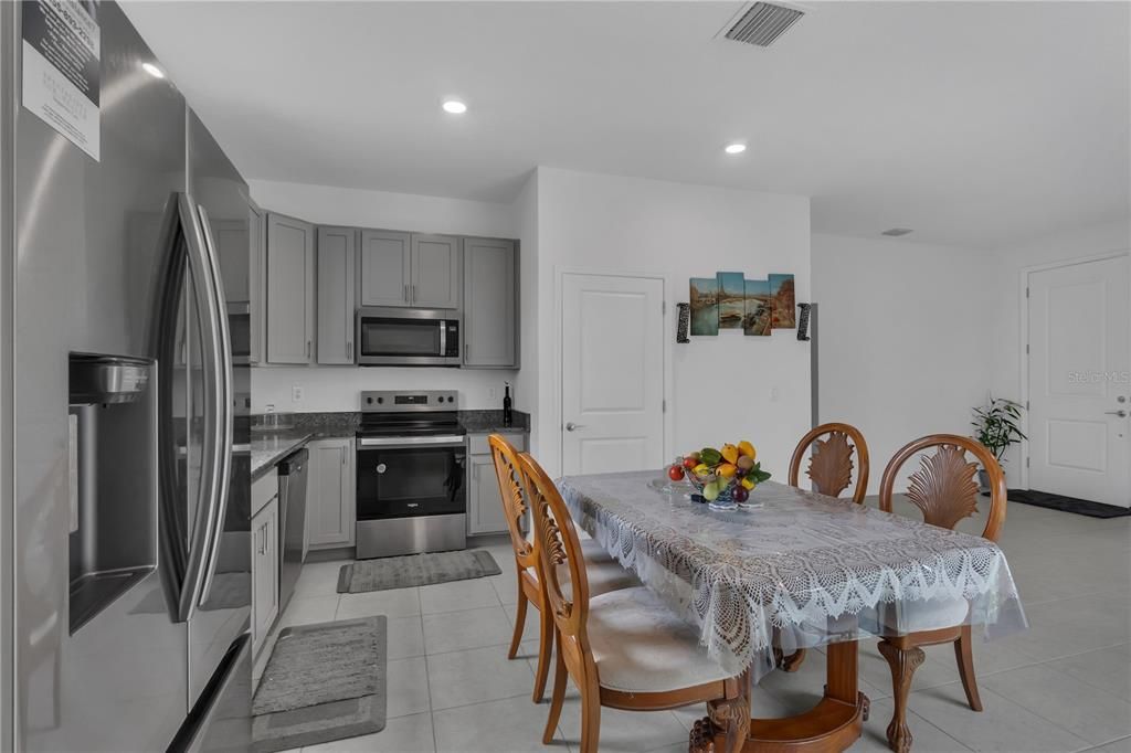 На продажу: $440,000 (2 спален, 1 ванн, 1082 Квадратных фут)