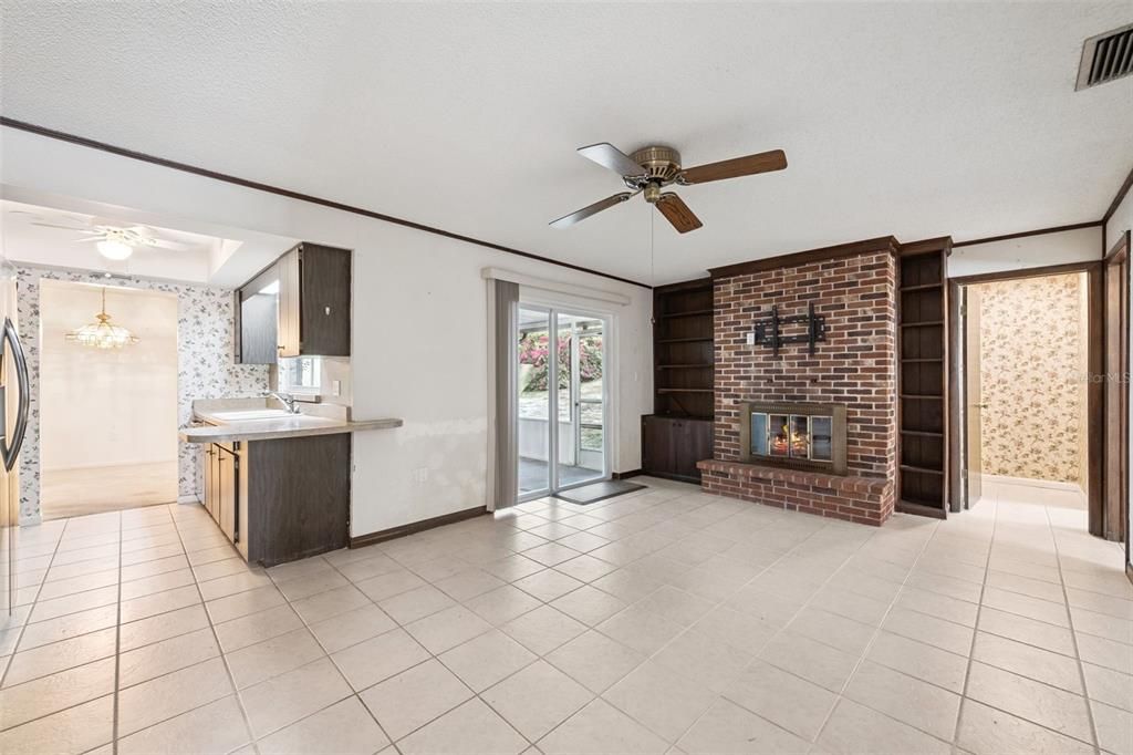 For Sale: $410,000 (3 beds, 2 baths, 1678 Square Feet)