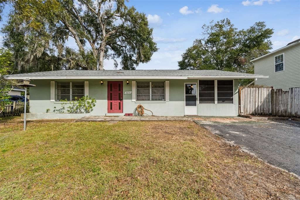 For Sale: $159,900 (2 beds, 1 baths, 1085 Square Feet)