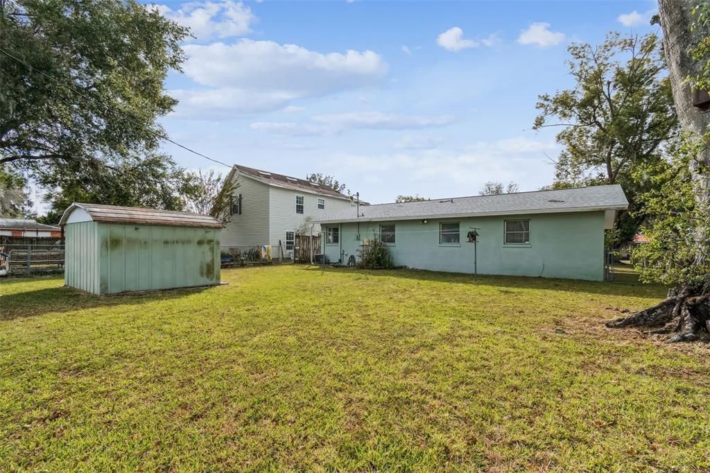 For Sale: $159,900 (2 beds, 1 baths, 1085 Square Feet)