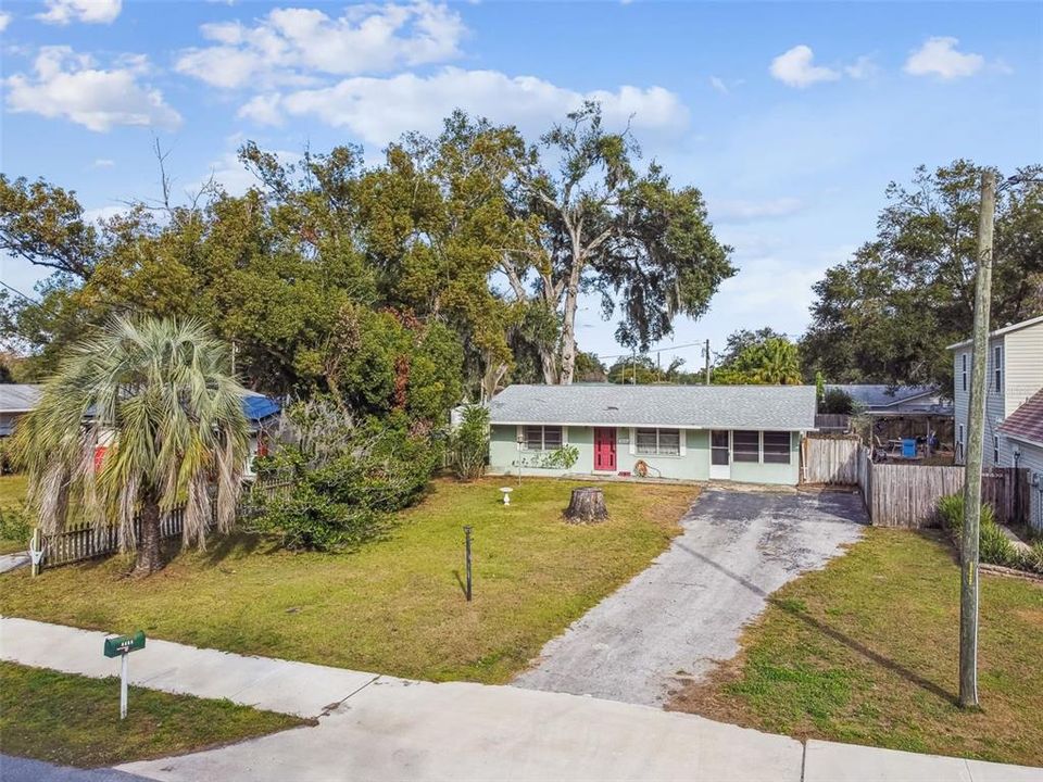 For Sale: $159,900 (2 beds, 1 baths, 1085 Square Feet)