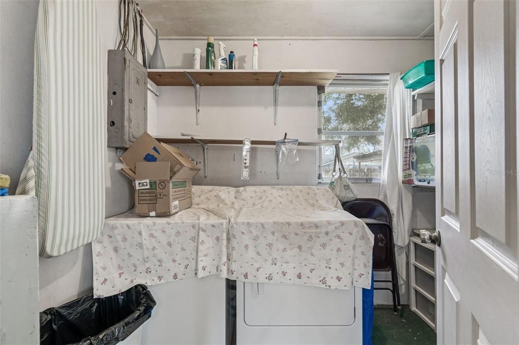 For Sale: $159,900 (2 beds, 1 baths, 1085 Square Feet)