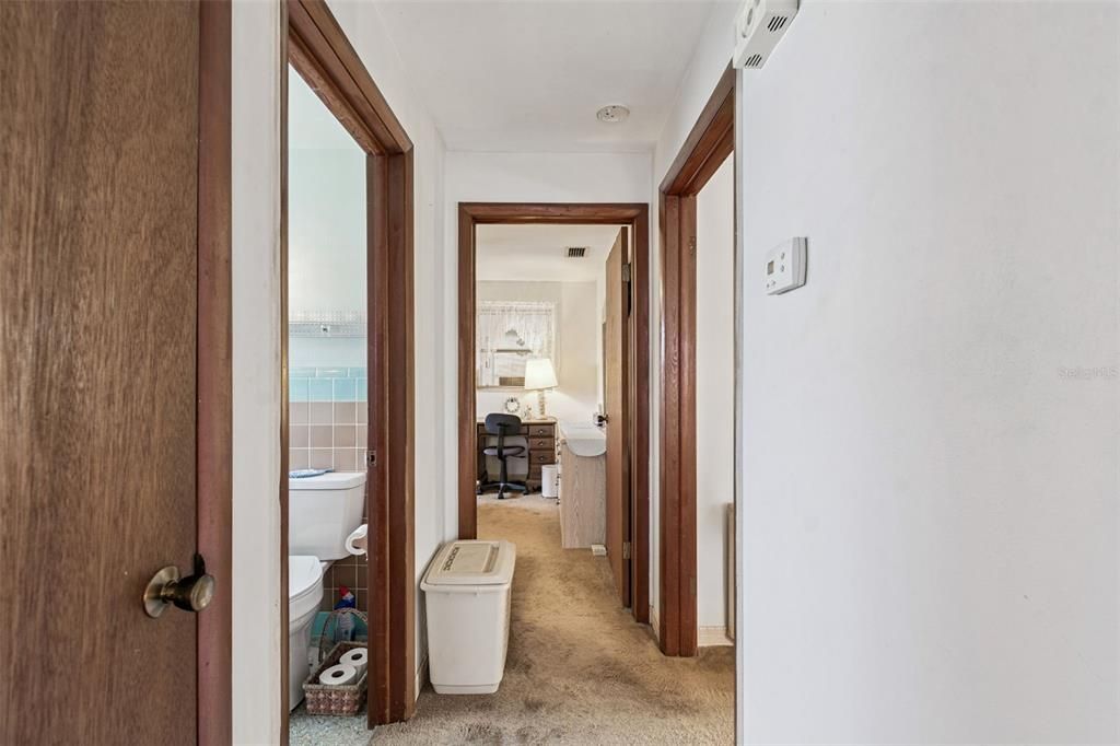 For Sale: $159,900 (2 beds, 1 baths, 1085 Square Feet)