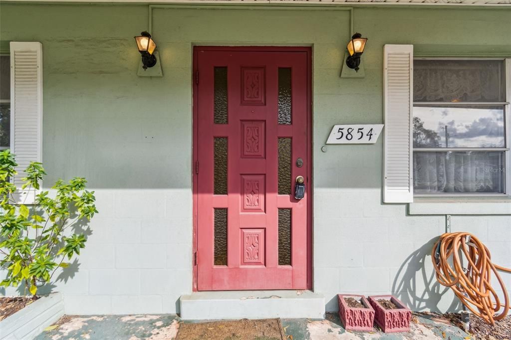 For Sale: $159,900 (2 beds, 1 baths, 1085 Square Feet)