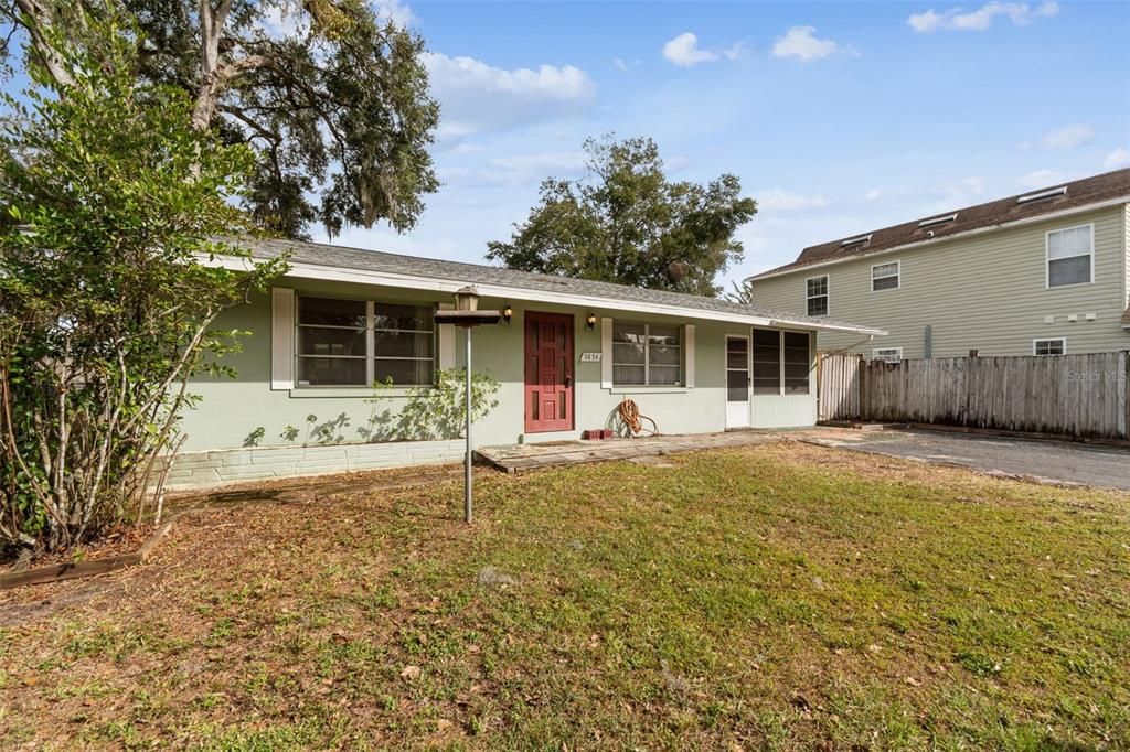 For Sale: $159,900 (2 beds, 1 baths, 1085 Square Feet)