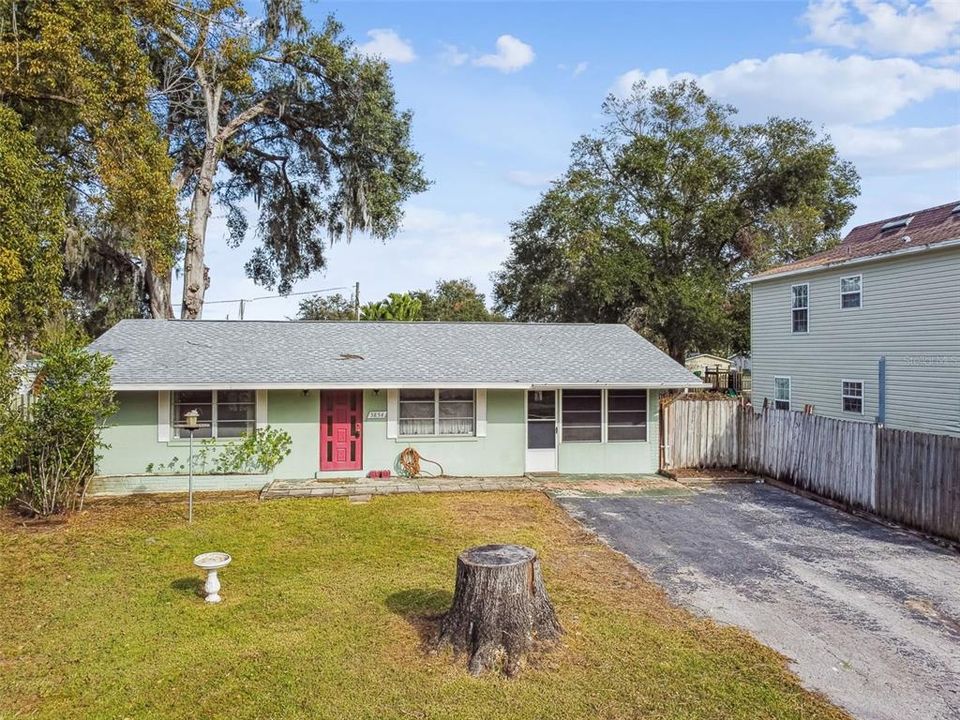 For Sale: $159,900 (2 beds, 1 baths, 1085 Square Feet)