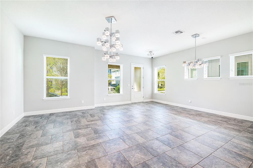 En Renta: $2,850 (3 camas, 2 baños, 1955 Pies cuadrados)