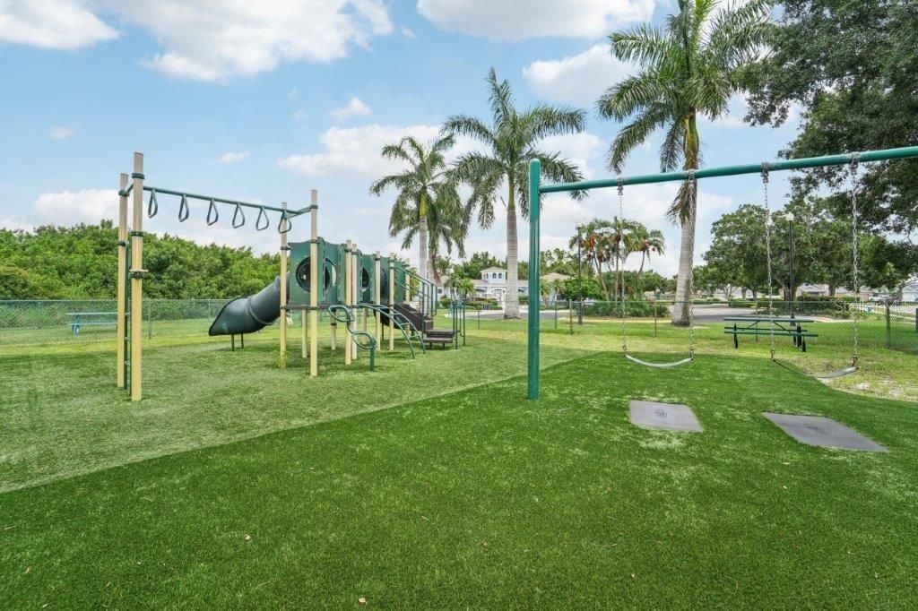 For Sale: $320,000 (3 beds, 2 baths, 1350 Square Feet)