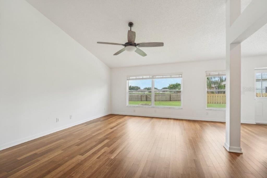 For Sale: $320,000 (3 beds, 2 baths, 1350 Square Feet)