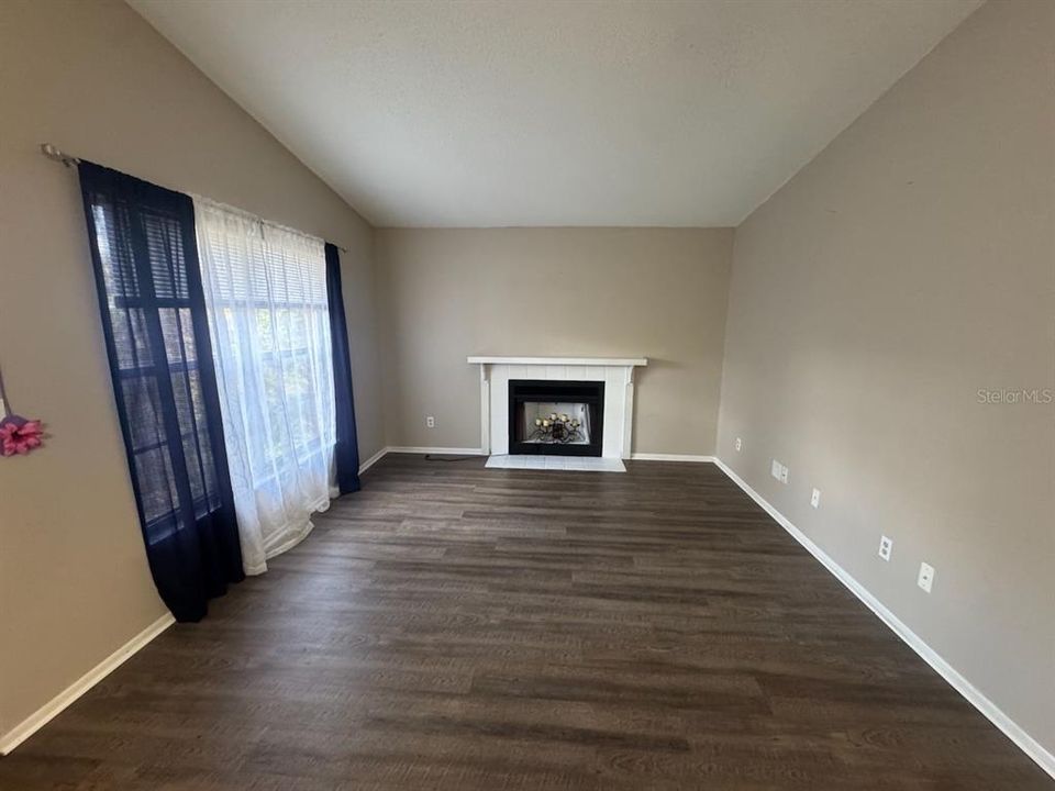 出租: $1,750 (2 贝兹, 2 浴室, 860 平方英尺)