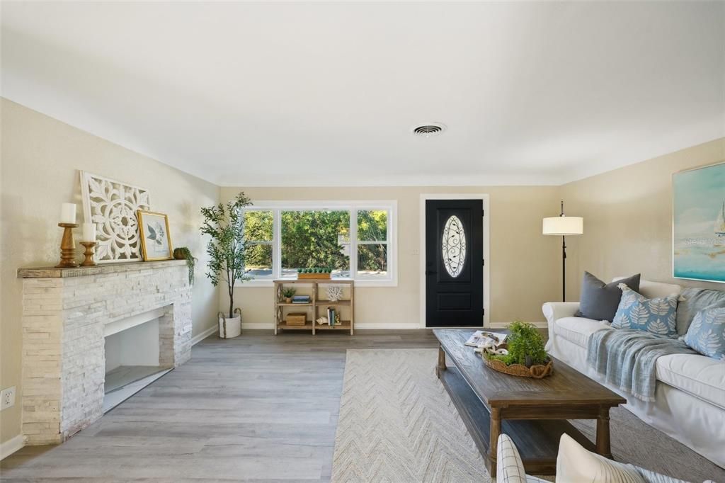 En Venta: $295,000 (2 camas, 1 baños, 1020 Pies cuadrados)