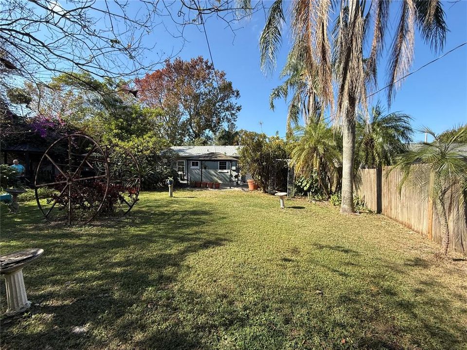 待售: $260,000 (2 贝兹, 1 浴室, 945 平方英尺)