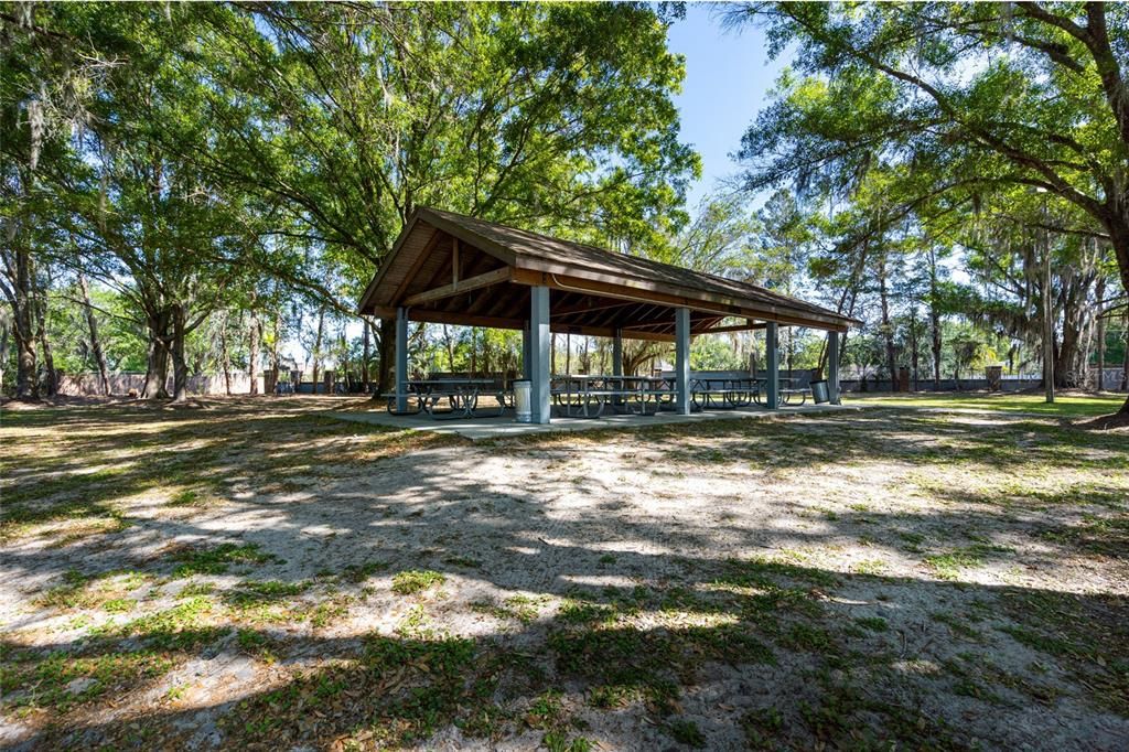 待售: $430,000 (4 贝兹, 2 浴室, 2113 平方英尺)