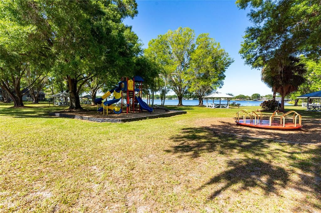 待售: $430,000 (4 贝兹, 2 浴室, 2113 平方英尺)