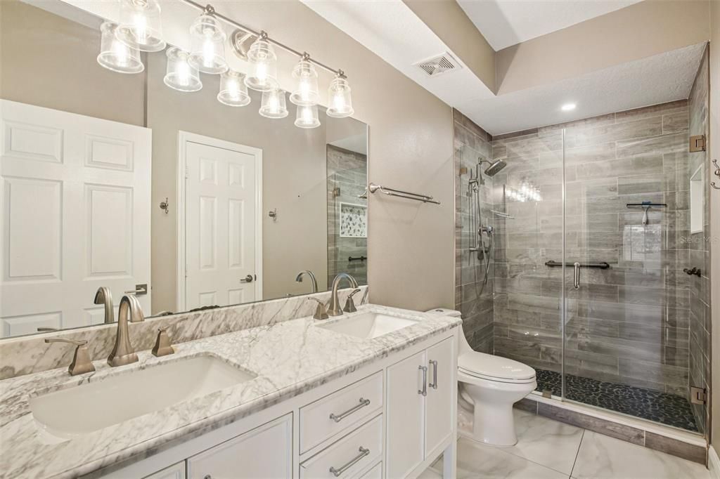 For Sale: $515,000 (2 beds, 2 baths, 1059 Square Feet)