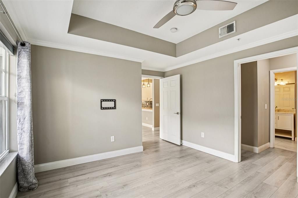 For Sale: $515,000 (2 beds, 2 baths, 1059 Square Feet)