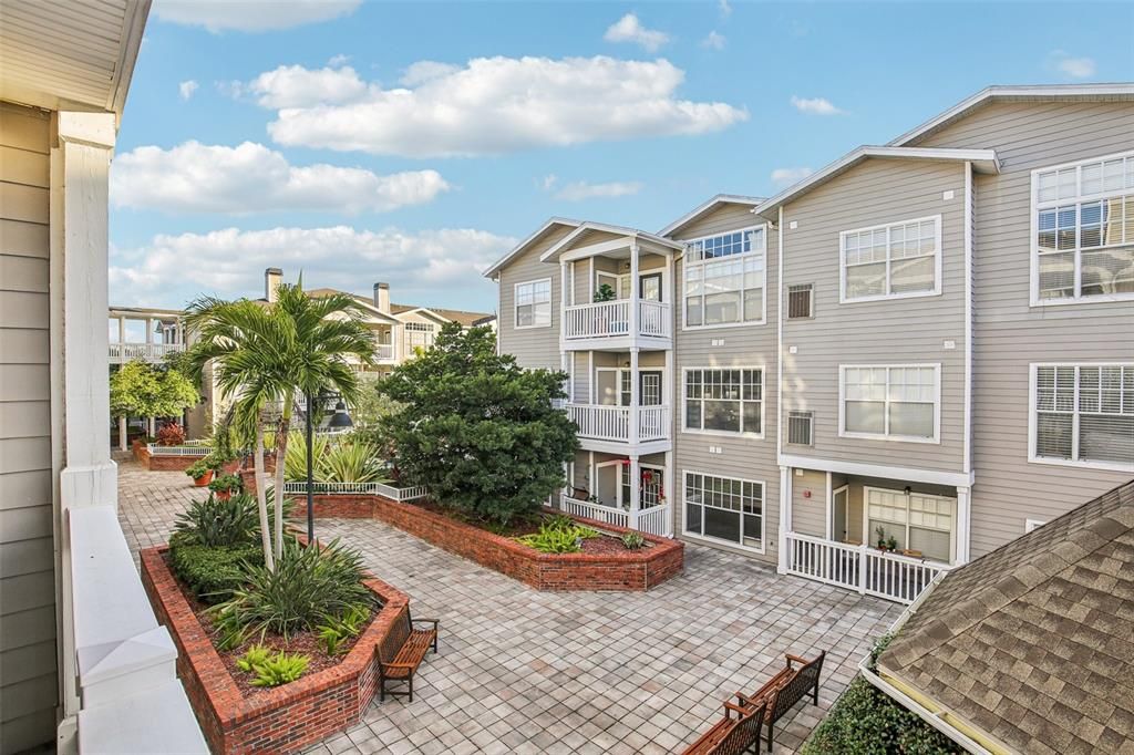 For Sale: $515,000 (2 beds, 2 baths, 1059 Square Feet)