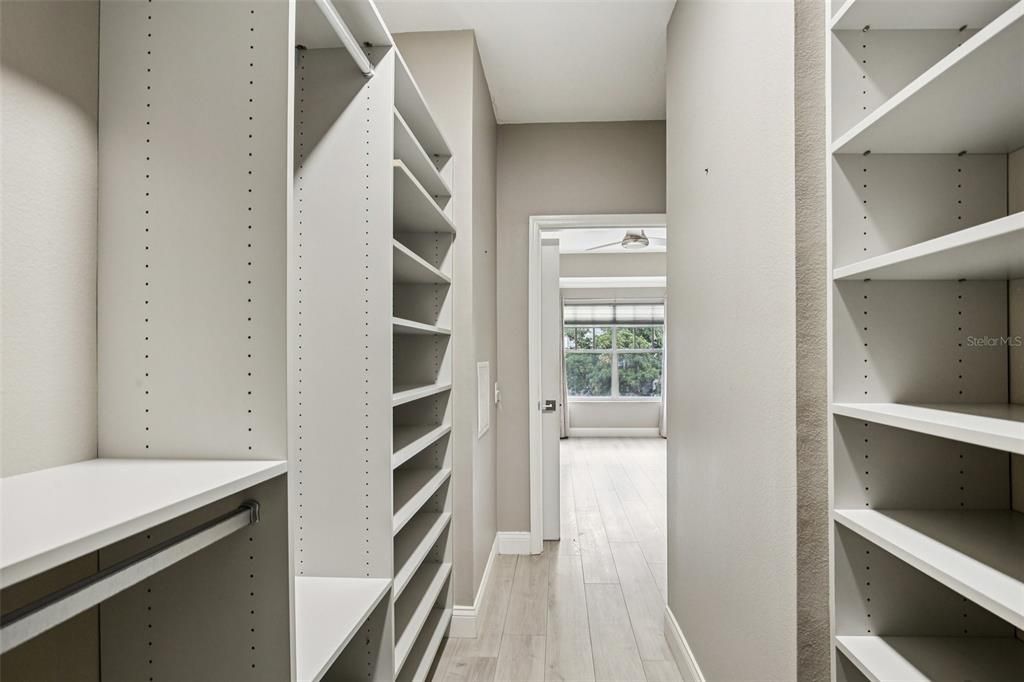 For Sale: $515,000 (2 beds, 2 baths, 1059 Square Feet)