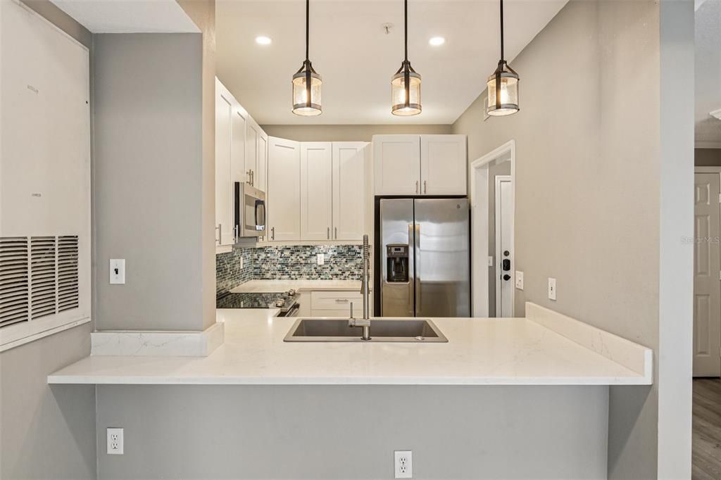 For Sale: $515,000 (2 beds, 2 baths, 1059 Square Feet)