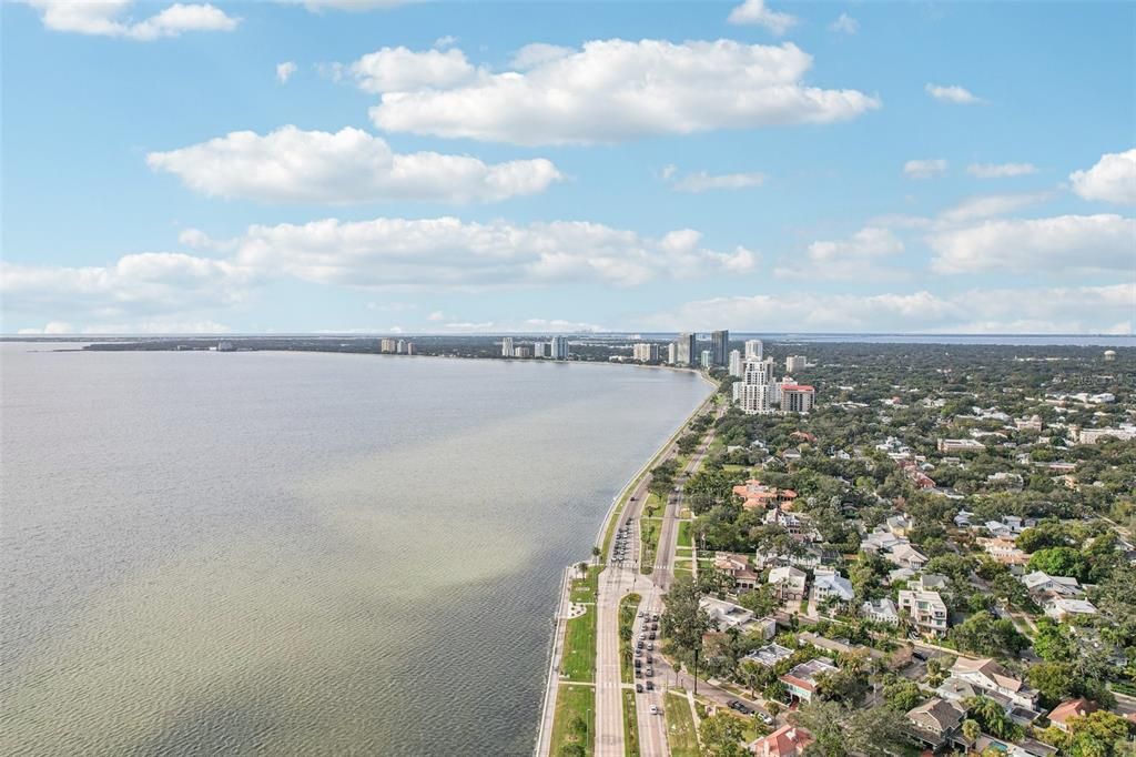 For Sale: $515,000 (2 beds, 2 baths, 1059 Square Feet)