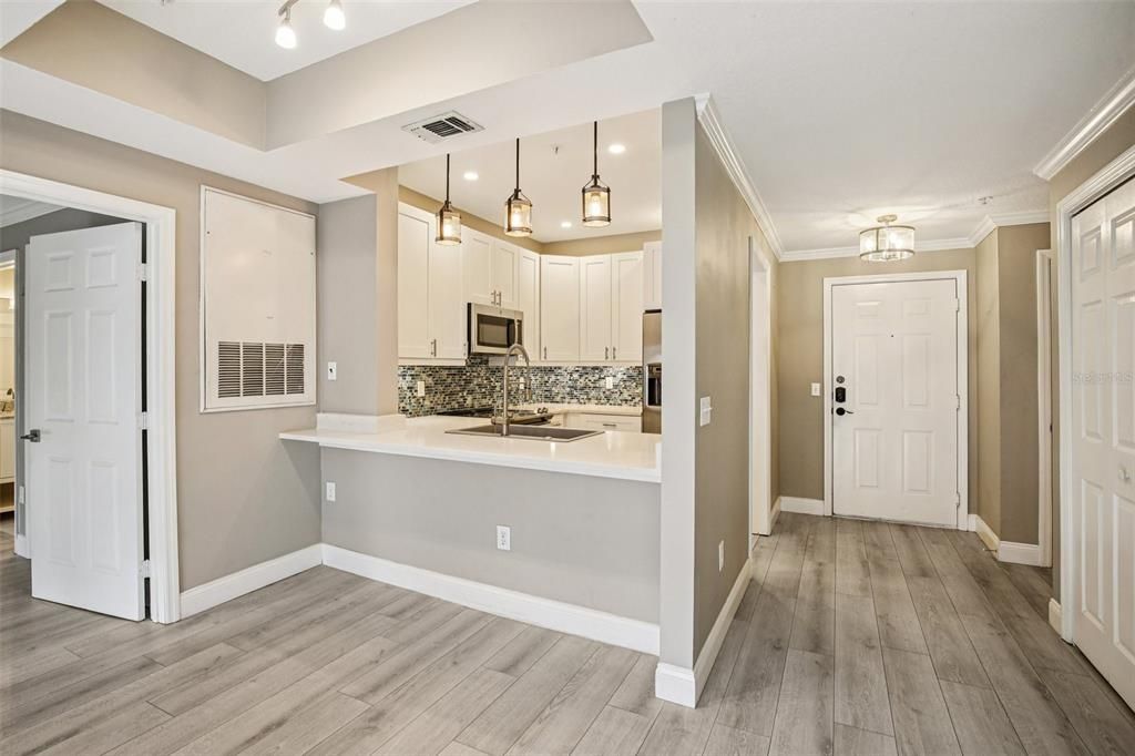 For Sale: $515,000 (2 beds, 2 baths, 1059 Square Feet)