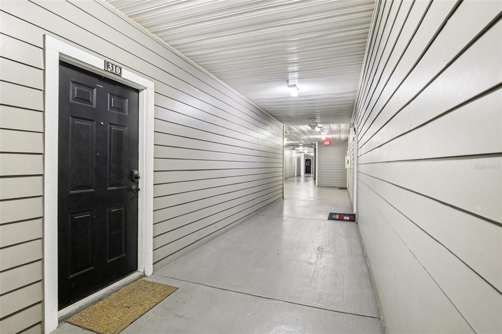 For Sale: $515,000 (2 beds, 2 baths, 1059 Square Feet)