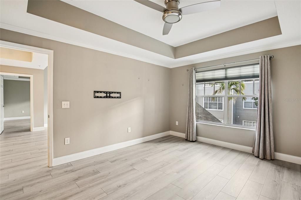 For Sale: $515,000 (2 beds, 2 baths, 1059 Square Feet)