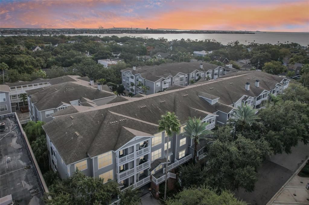 For Sale: $515,000 (2 beds, 2 baths, 1059 Square Feet)