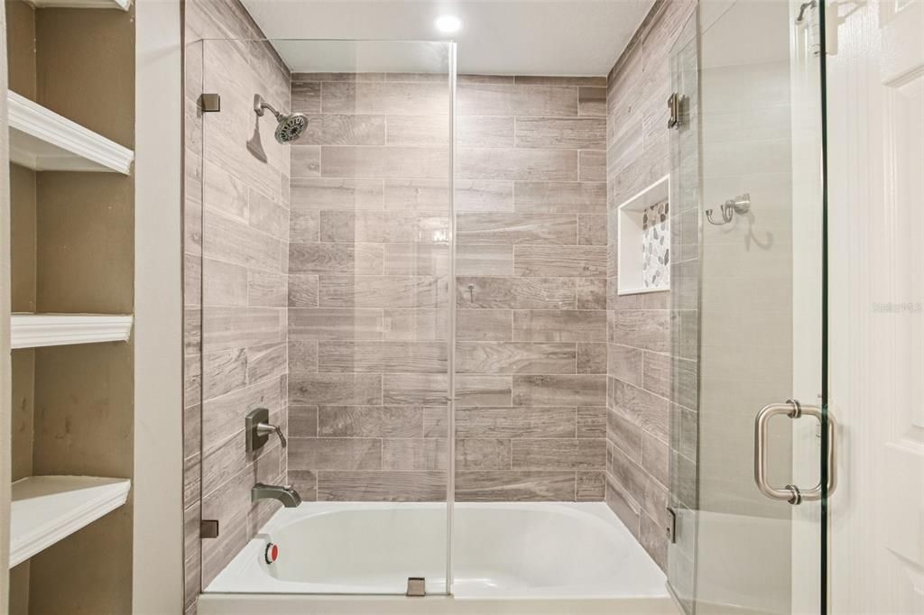 For Sale: $515,000 (2 beds, 2 baths, 1059 Square Feet)